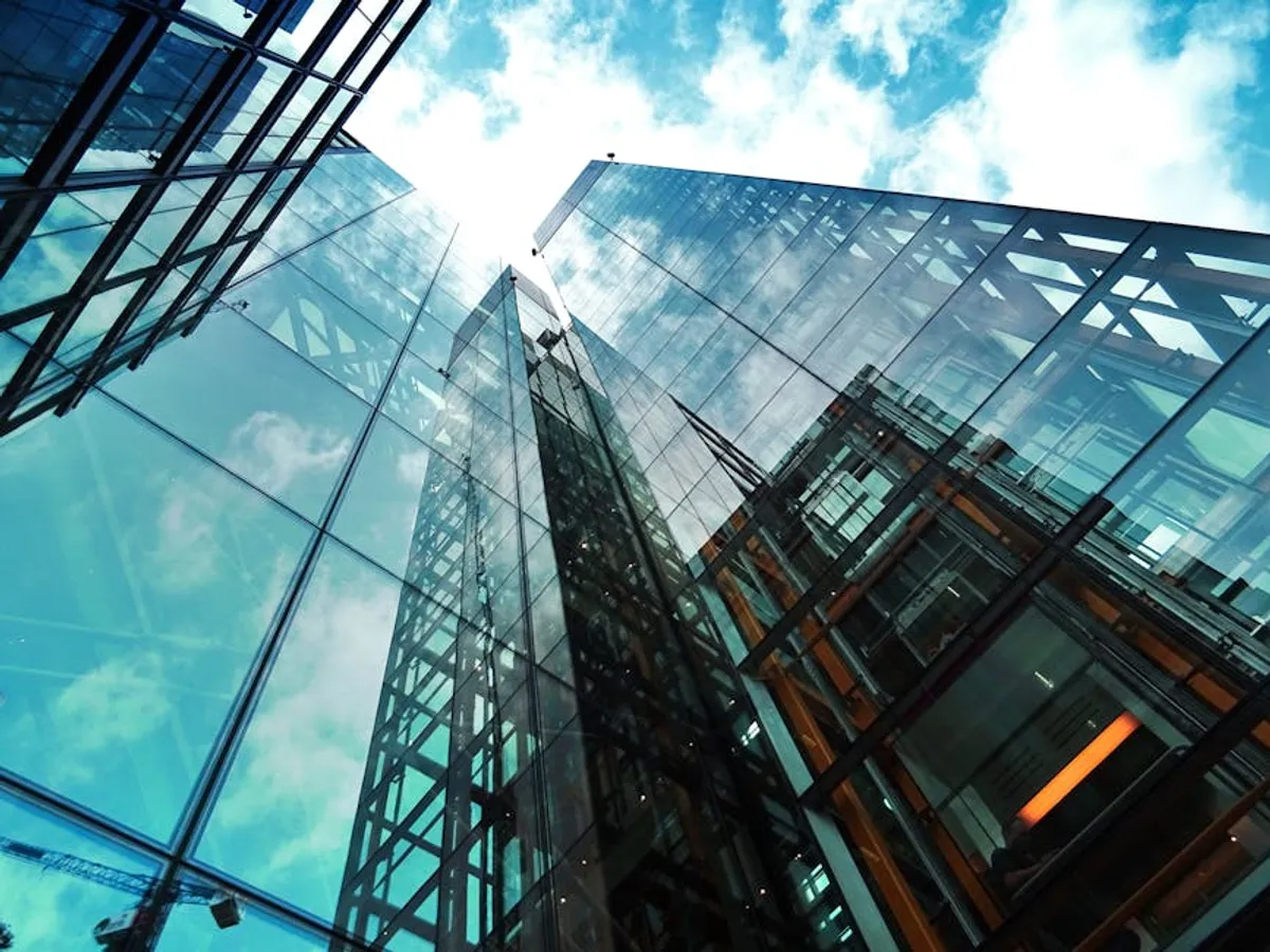 structurespy.com Review: Search Intent, Trust, and Online Visibility: Construction Angle